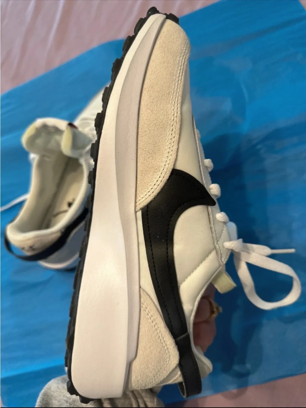 Nike mens White and Black Retro Runner Sneakers